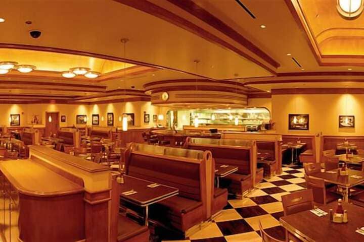 Dining 14 of 16